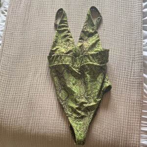 House of Harlow 1960 Green Snake Print One Piece